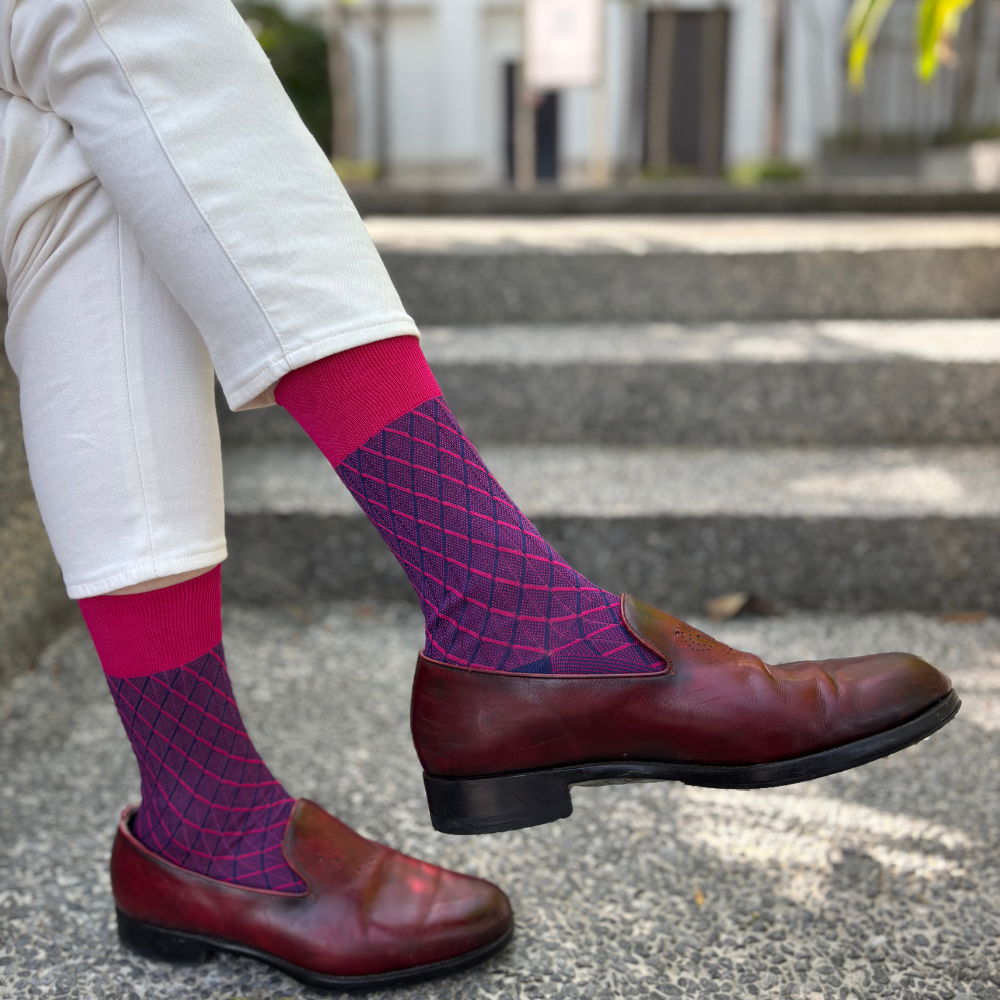Bordeaux Velvet – Navy Diamond Knit Men Mid-Calf Socks