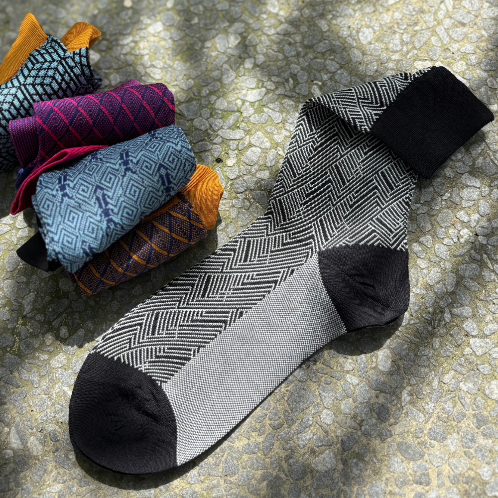 Deco Line – Black Herringbone Men Mid-Calf Socks